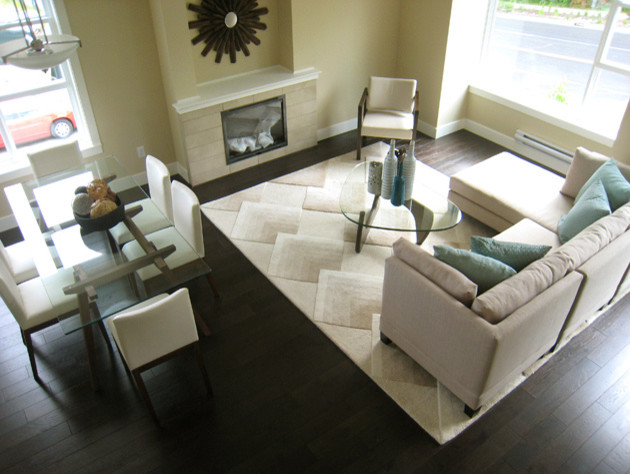 This is an example of a contemporary living room in Vancouver.