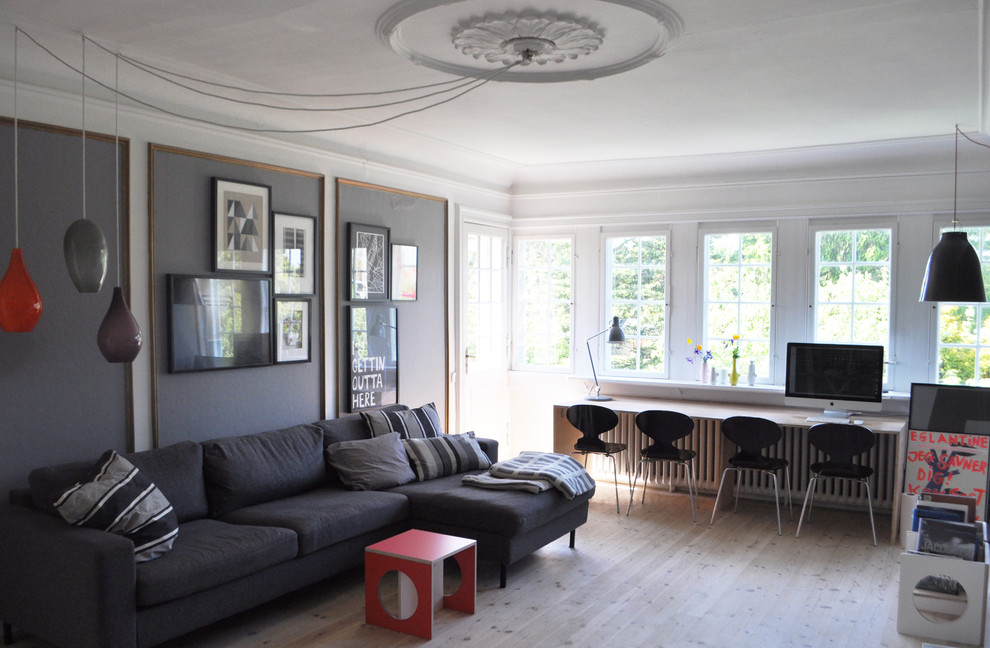 This is an example of a modern living room in Copenhagen.