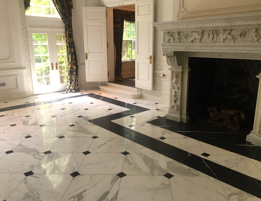 Esempio di un soggiorno vittoriano con pavimento in marmo