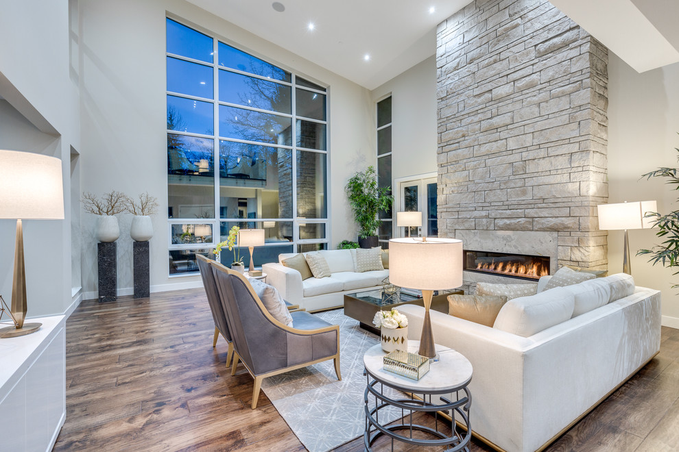 Photo of a contemporary living room in Vancouver.