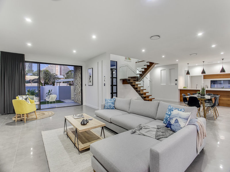 Mittelgroßes, Offenes Modernes Wohnzimmer in Gold Coast - Tweed