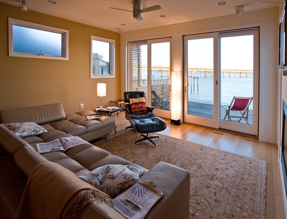 Esempio di un soggiorno moderno con pareti beige