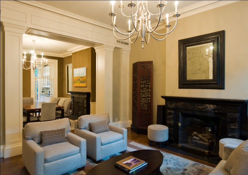 Foto de salón para visitas abierto clásico renovado grande sin televisor con paredes beige, moqueta y todas las chimeneas