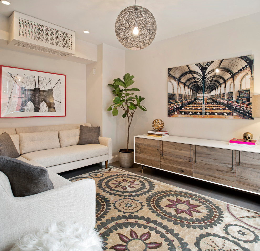 На фото: гостиная комната в современном стиле с серым полом без камина, телевизора