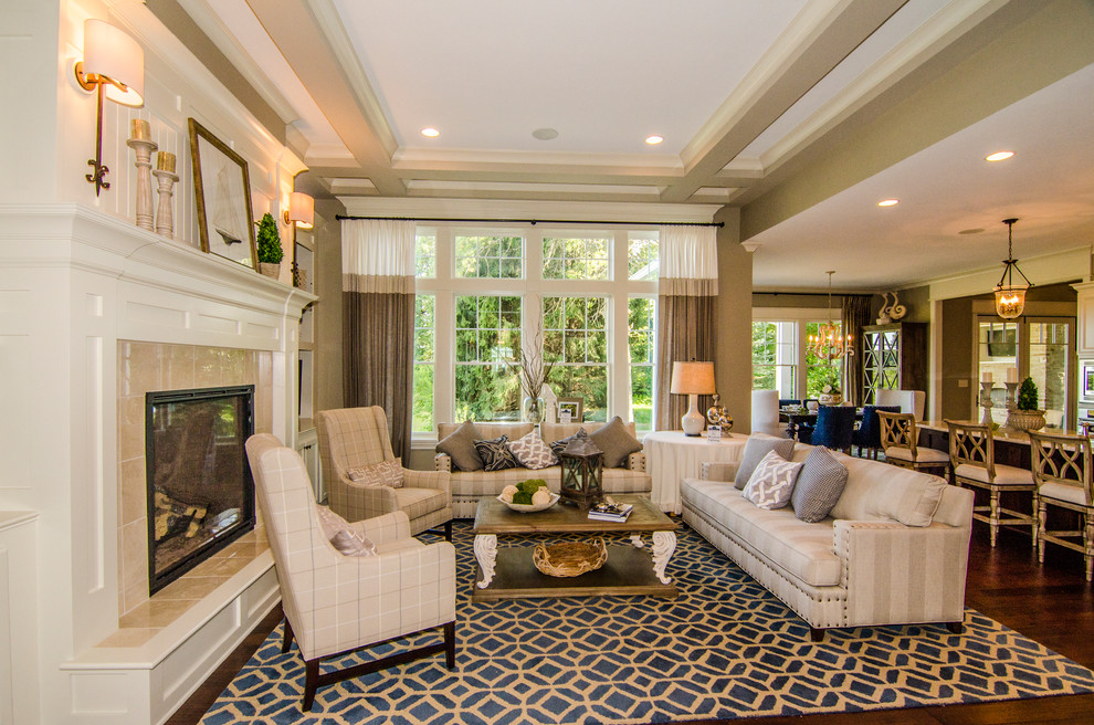 Inspiration for a traditional living room in Indianapolis with feature lighting.