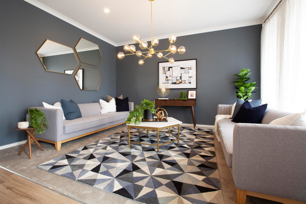 Abgetrenntes Mid-Century Wohnzimmer mit grauer Wandfarbe, Teppichboden und beigem Boden in Melbourne