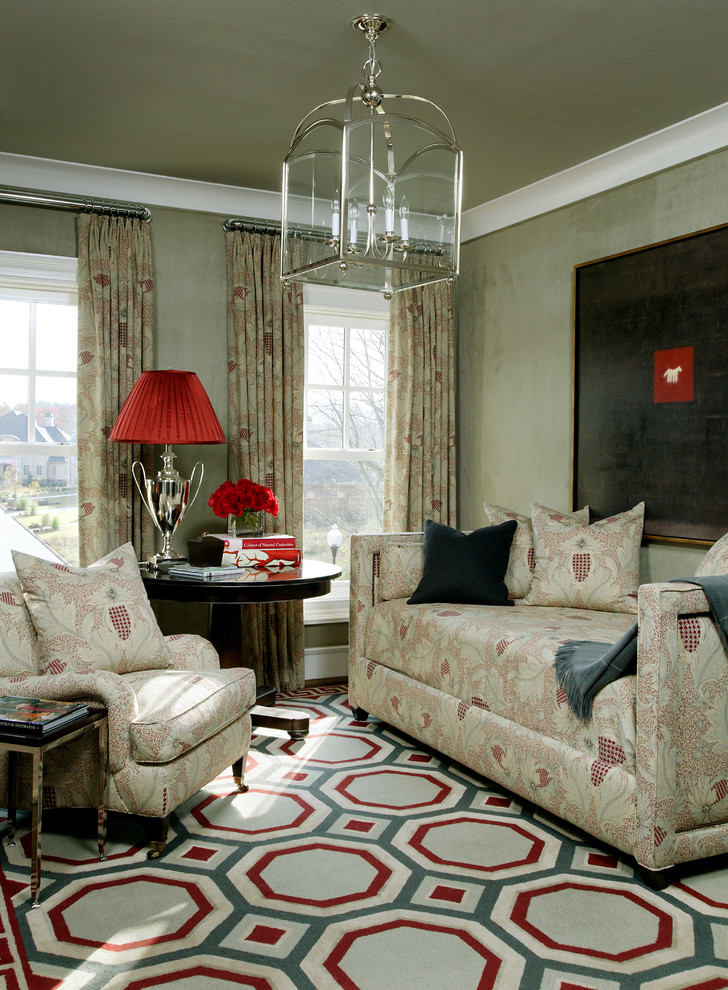 Mittelgroßes, Fernseherloses, Abgetrenntes Klassisches Wohnzimmer mit beiger Wandfarbe in Little Rock