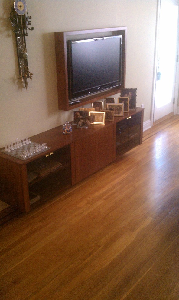 Inspiration for a traditional living room in New York.