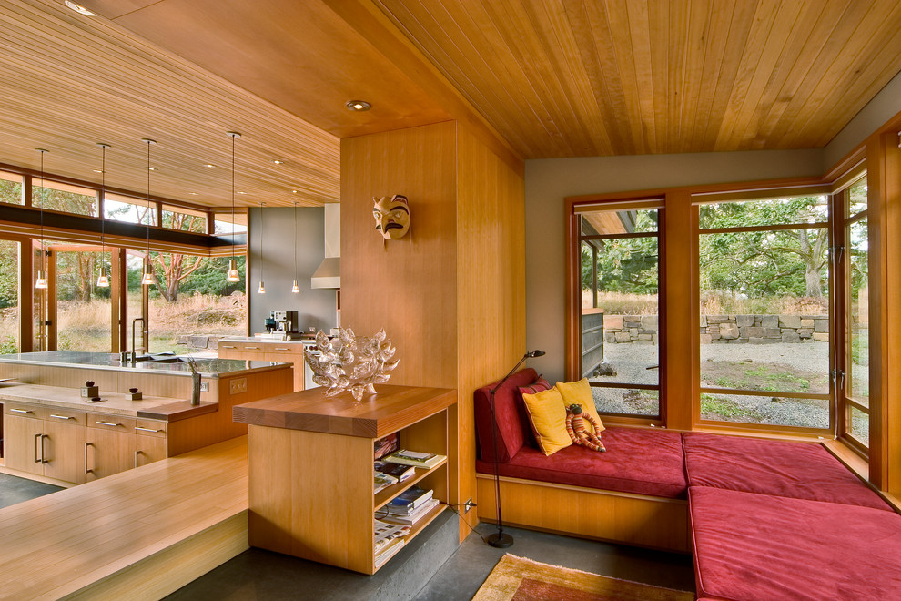 Источник вдохновения для домашнего уюта: маленькая открытая гостиная комната в стиле модернизм с серыми стенами для на участке и в саду