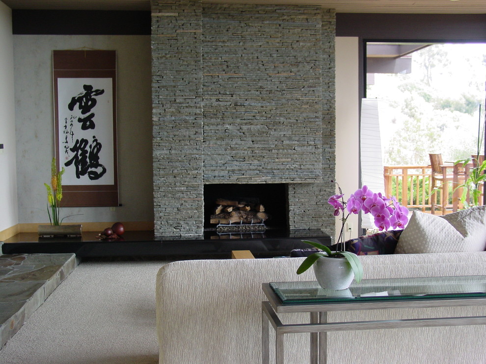 Inspiration for an asian living room remodel in Hawaii