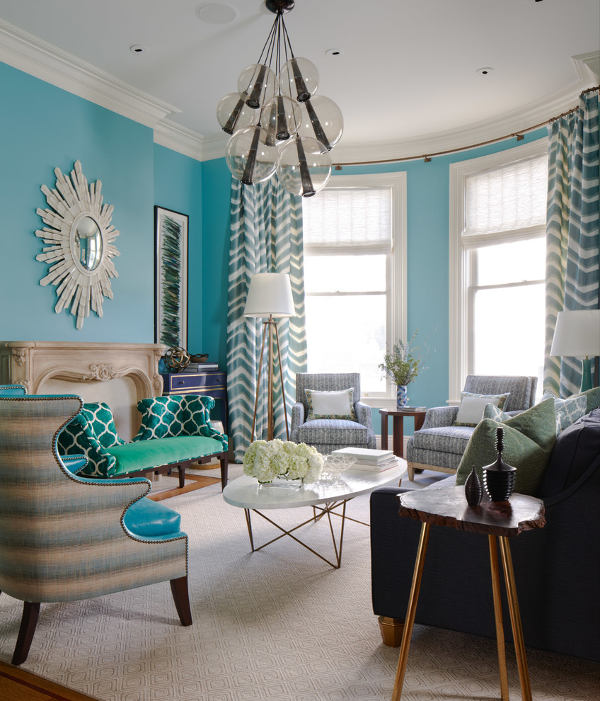 Modelo de salón contemporáneo con paredes azules y alfombra