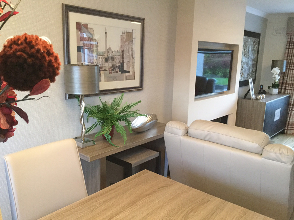 Calm & Comfortable A Neat Lounge/Dining Room Contemporary Living