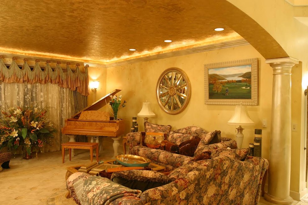 Идея дизайна: открытая гостиная комната среднего размера в стиле фьюжн с ковровым покрытием, музыкальной комнатой и желтыми стенами без камина, телевизора