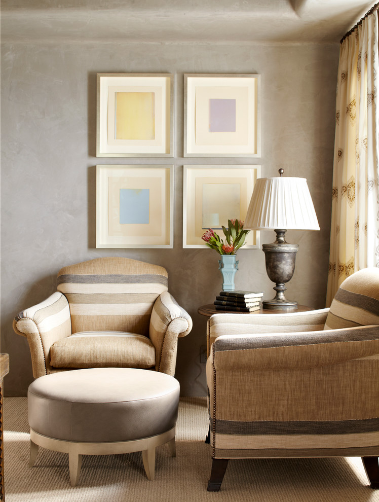 На фото: изолированная гостиная комната среднего размера в средиземноморском стиле с серыми стенами и ковровым покрытием без камина, телевизора