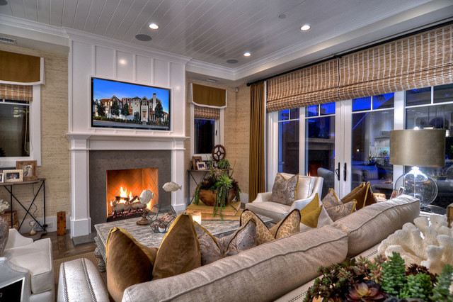 Photo of a classic living room in Orange County.