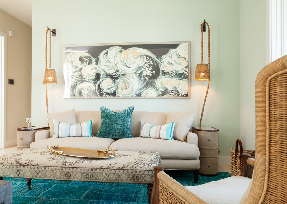 Стильный дизайн: открытая гостиная комната среднего размера в морском стиле с зелеными стенами, ковровым покрытием и зеленым полом без камина - последний тренд