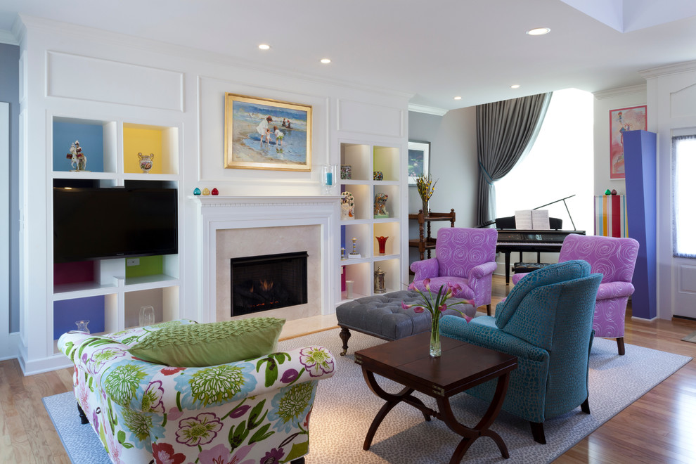 Пример оригинального дизайна: гостиная комната в современном стиле с музыкальной комнатой, стандартным камином, телевизором на стене и ковром на полу
