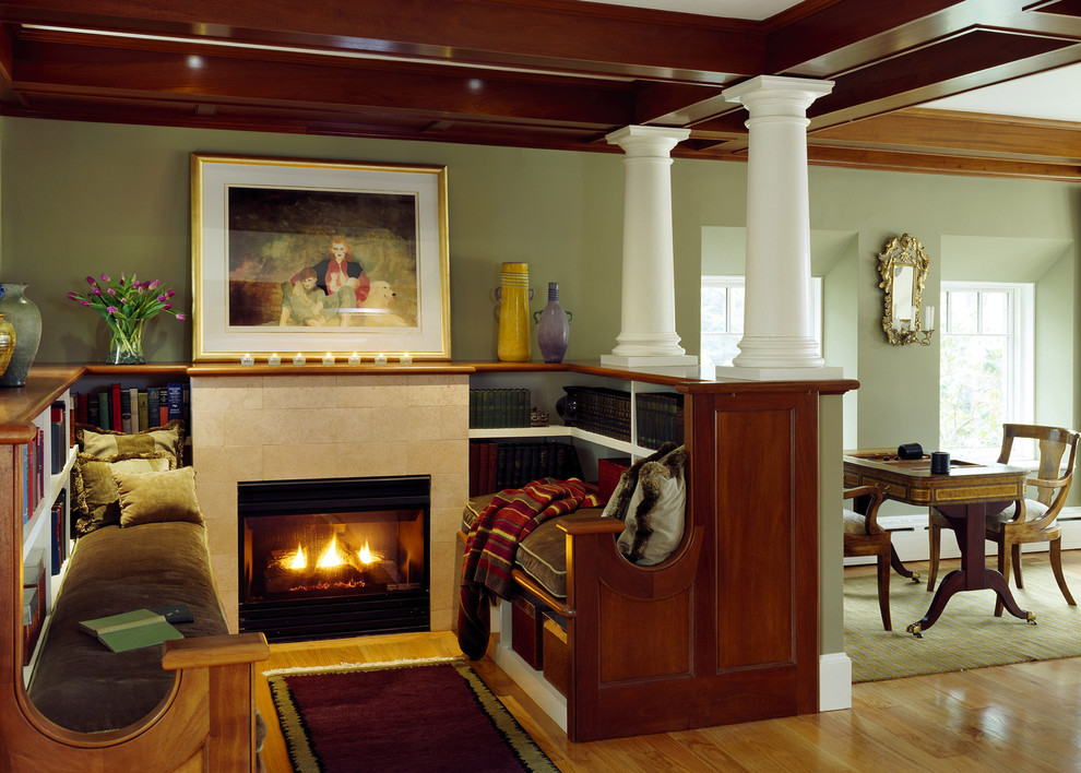 Inspiration for a traditional living room in Boston.