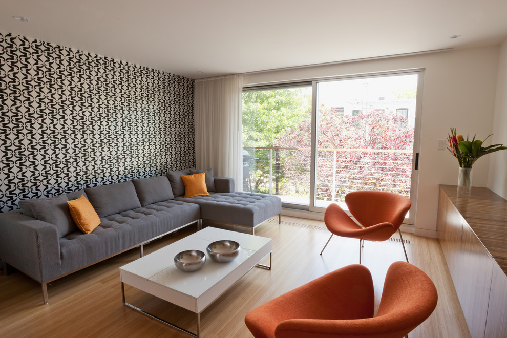 Inspiration för moderna vardagsrum, med ett finrum och flerfärgade väggar