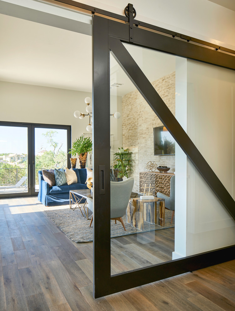 Foto di un soggiorno minimal di medie dimensioni con sala formale e pareti beige