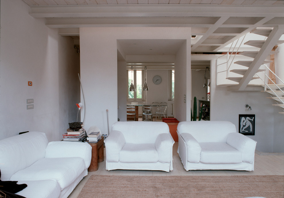 Photo of a contemporary living room in Florence.