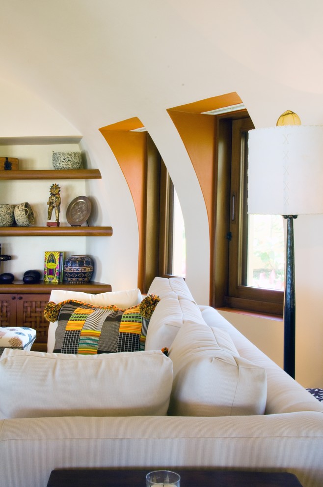 Example of a tuscan living room design in Mexico City