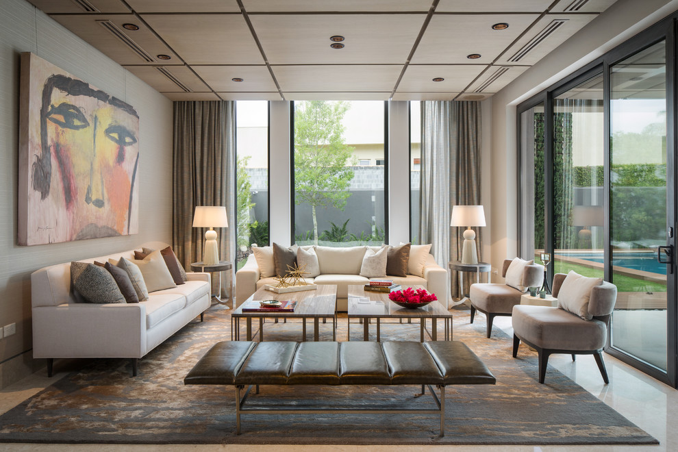Стильный дизайн: парадная гостиная комната в современном стиле с красивыми шторами - последний тренд