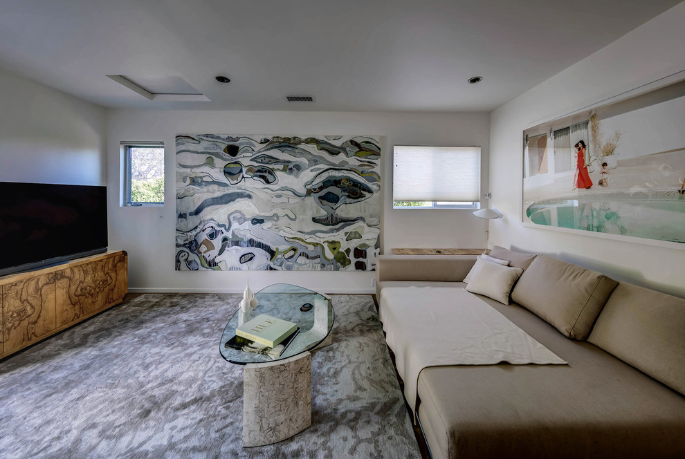 Medium sized retro living room in Los Angeles.