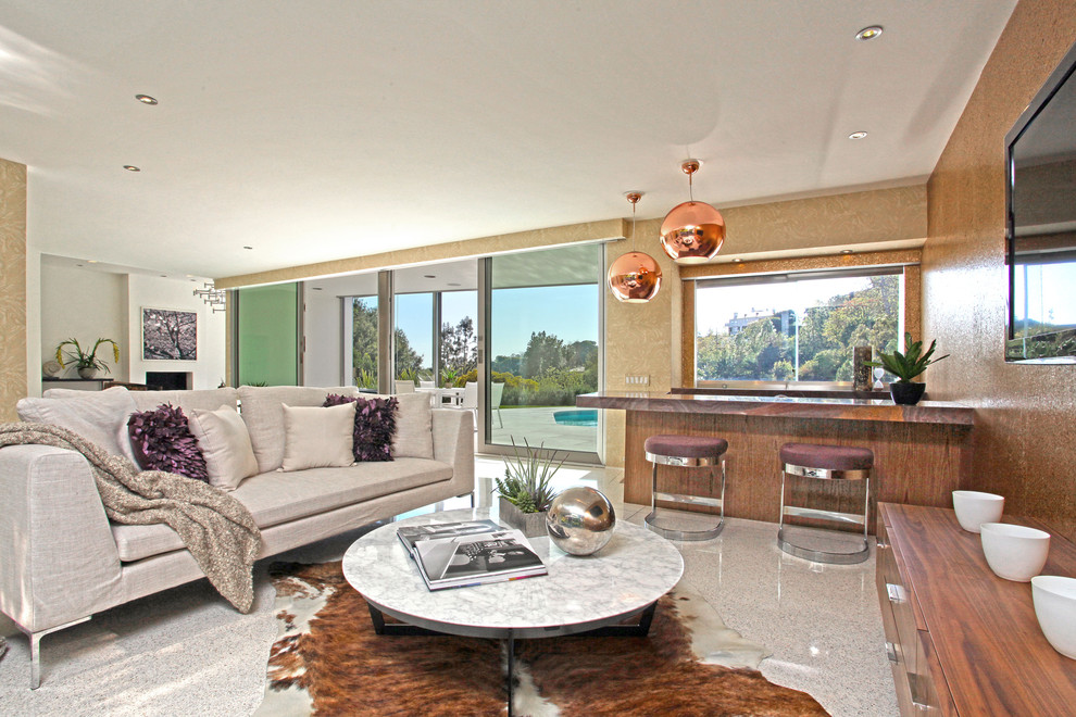 Living room - 1950s living room idea in Los Angeles