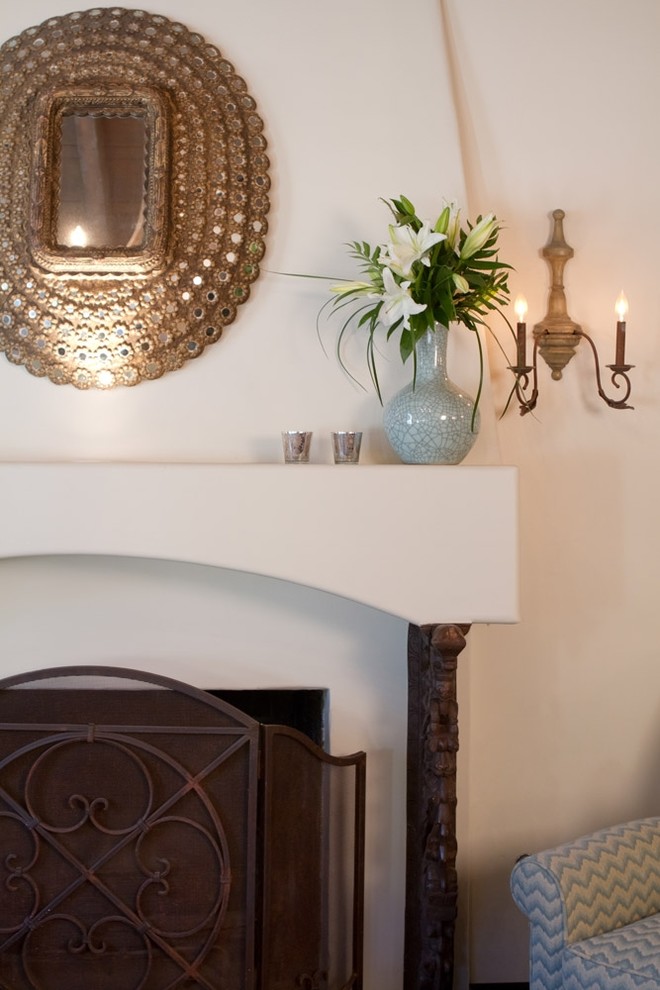 Example of a tuscan living room design in Los Angeles