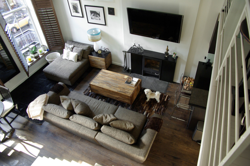 Design ideas for a modern living room in New York.