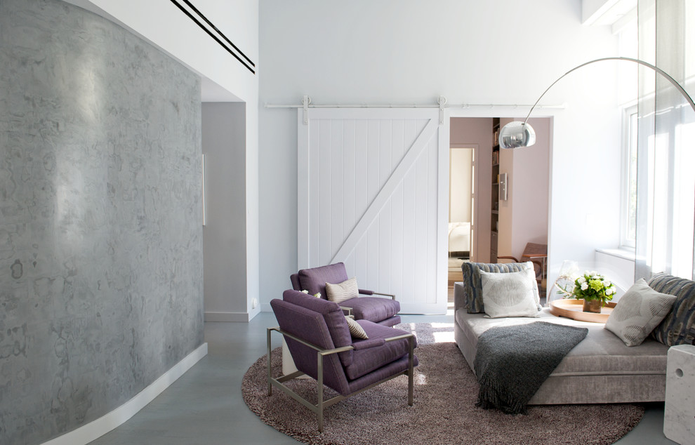 Свежая идея для дизайна: большая двухуровневая гостиная комната в современном стиле с белыми стенами и мраморным полом без телевизора - отличное фото интерьера