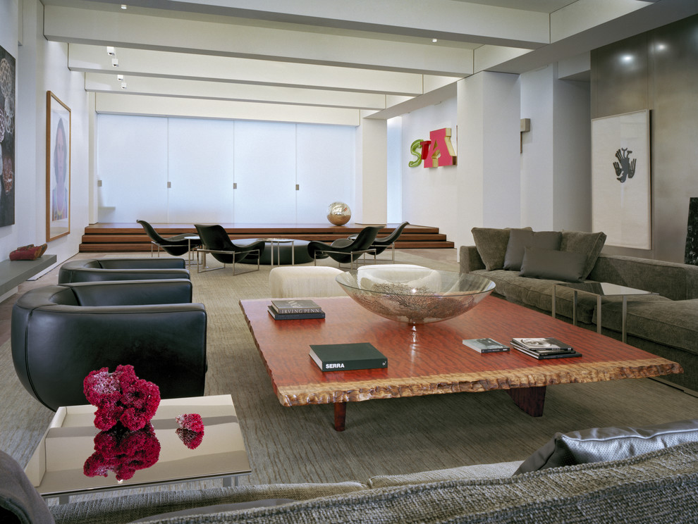 Contemporary living room in New York.