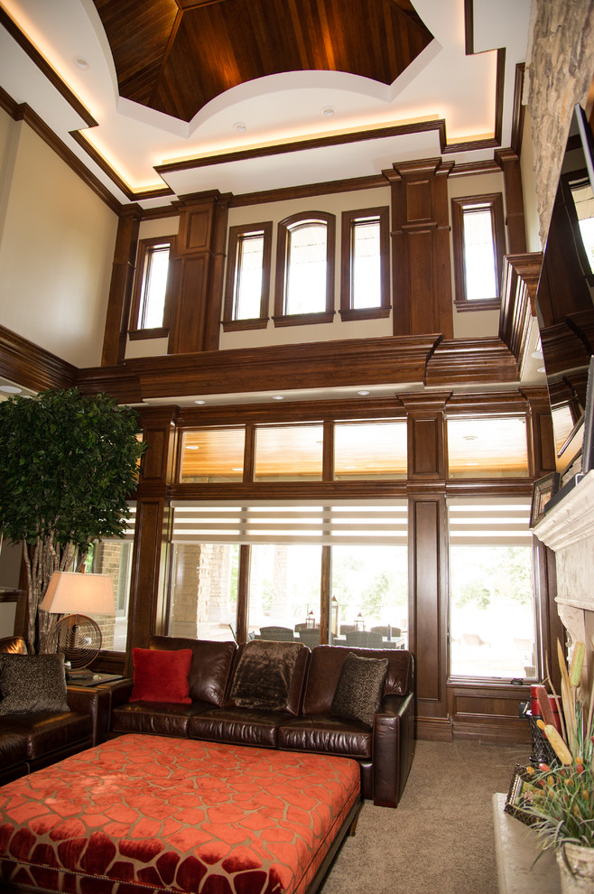 Design ideas for a classic living room in Cedar Rapids.