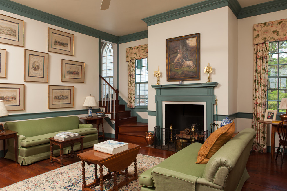 Inspiration for a timeless living room remodel in Charleston