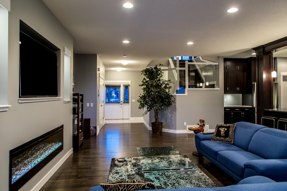 Design ideas for a classic living room in Edmonton.