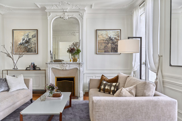 A Classic and Luxurious Parisian Apartment in Rue de Grenelle ...