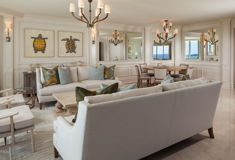 Mittelgroßes, Abgetrenntes Maritimes Wohnzimmer mit weißer Wandfarbe, Marmorboden und beigem Boden in Miami