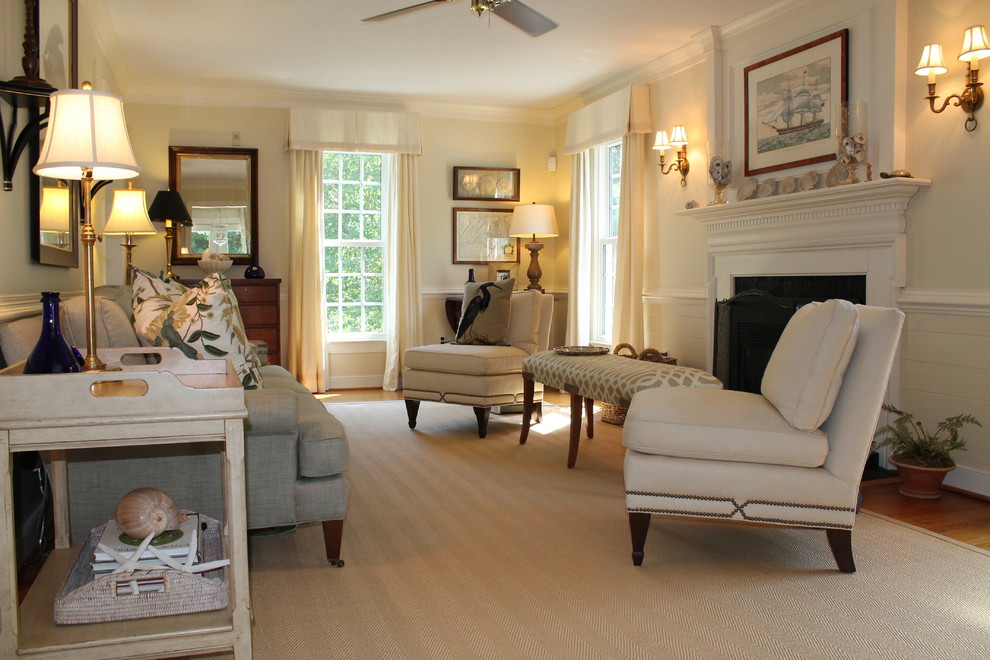 Inspiration for a traditional living room in Charleston.