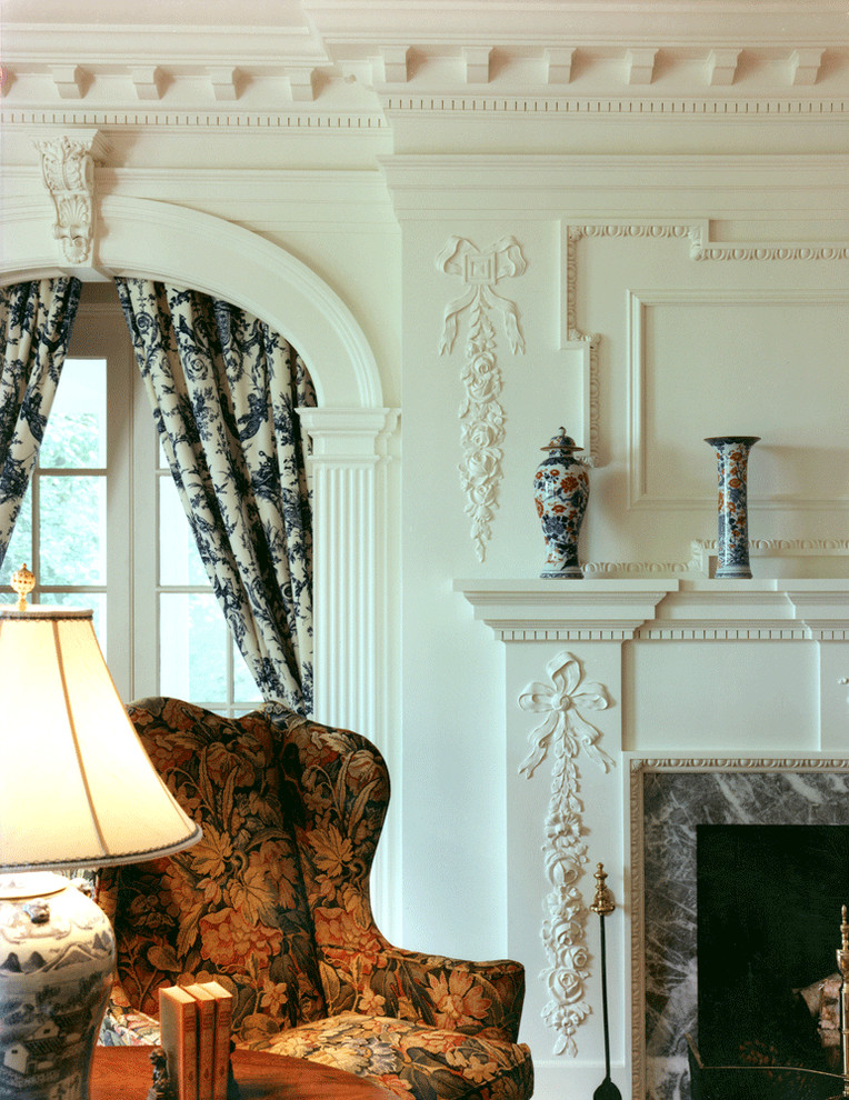 Источник вдохновения для домашнего уюта: большая парадная гостиная комната в классическом стиле с белыми стенами