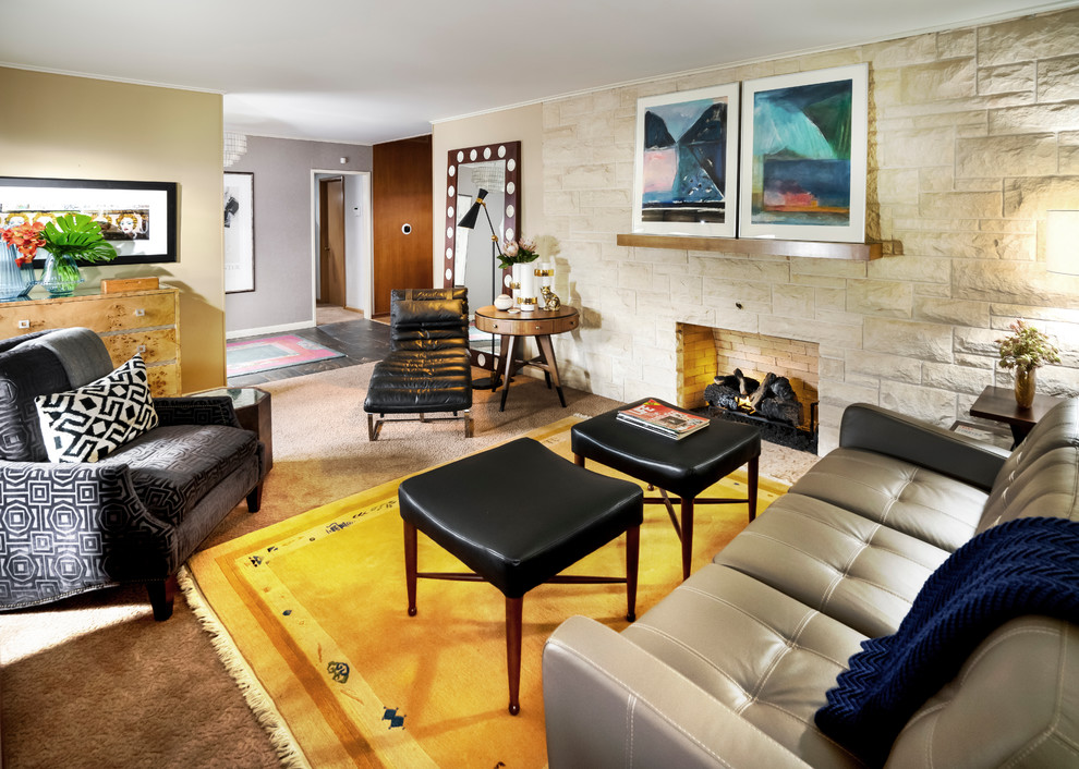 Immagine di un grande soggiorno moderno chiuso con sala formale, pareti beige, moquette, camino classico, cornice del camino in pietra e pavimento beige