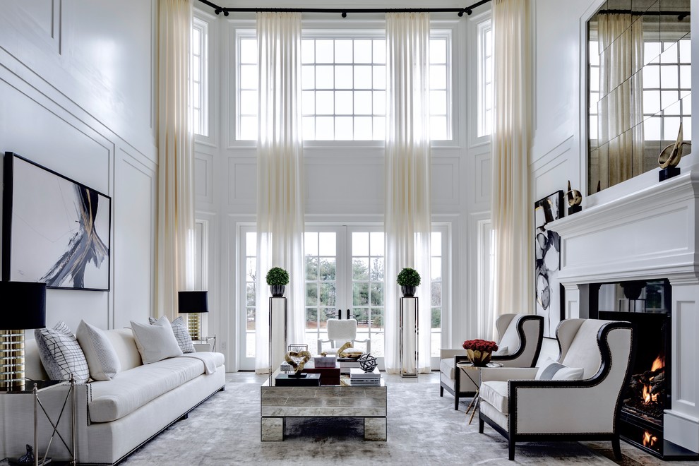 Ispirazione per un grande soggiorno classico stile loft con sala formale, pareti bianche, pavimento in gres porcellanato, cornice del camino in legno e pavimento marrone