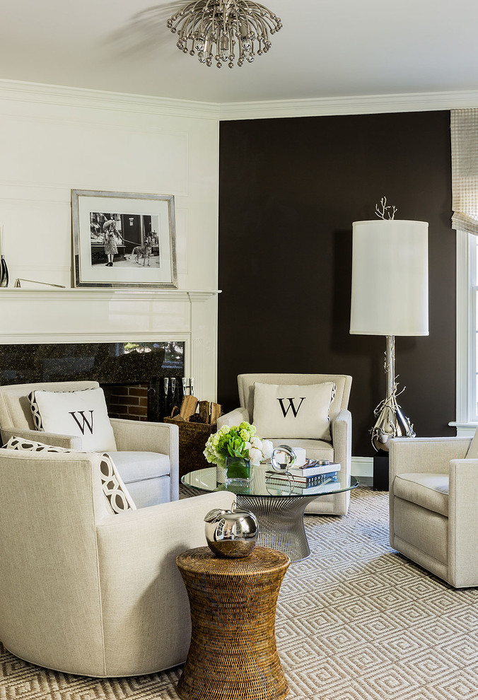 Стильный дизайн: парадная гостиная комната в стиле неоклассика (современная классика) с коричневыми стенами и стандартным камином без телевизора - последний тренд
