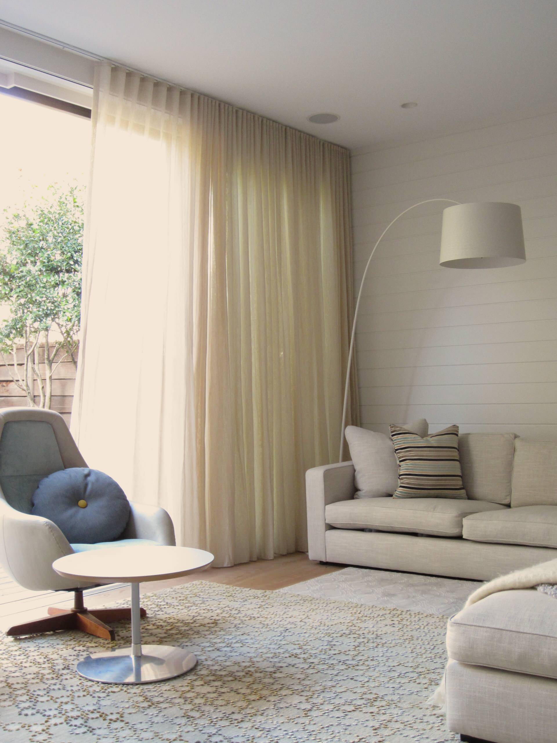 Sheer Floor-To-Ceiling Living Room Curtains Ideas & Photos | Houzz