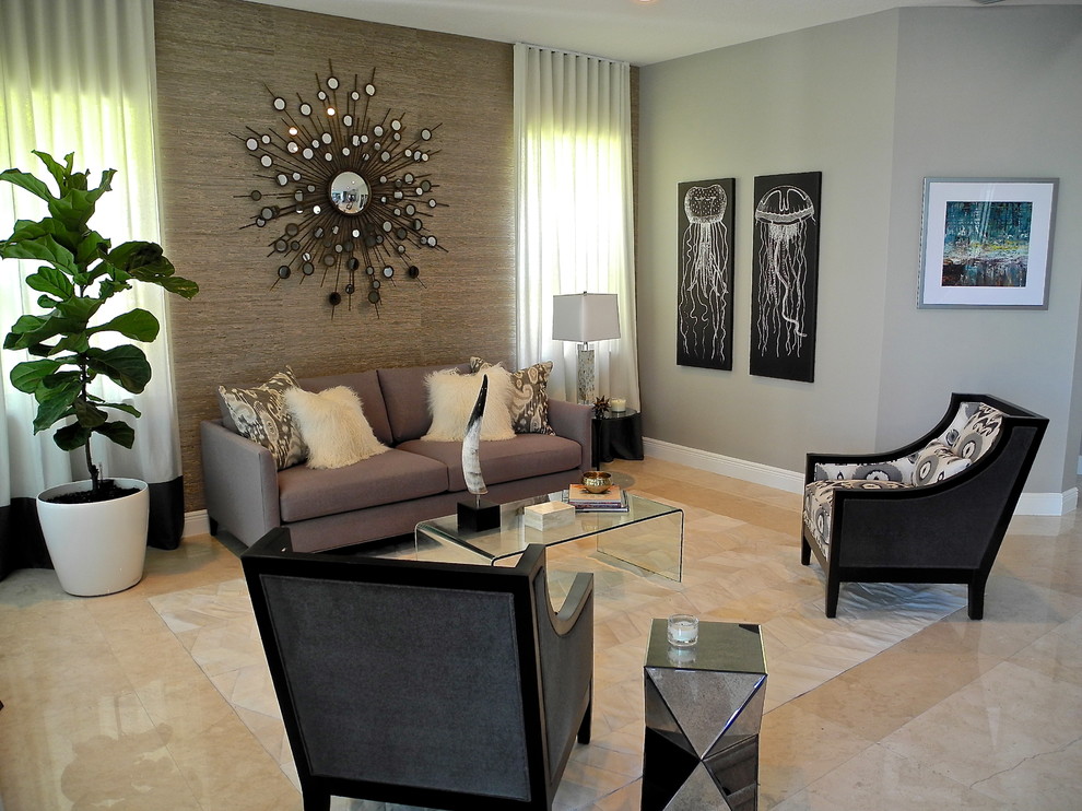 Mittelgroßes, Offenes Modernes Wohnzimmer mit grauer Wandfarbe und Keramikboden in Miami