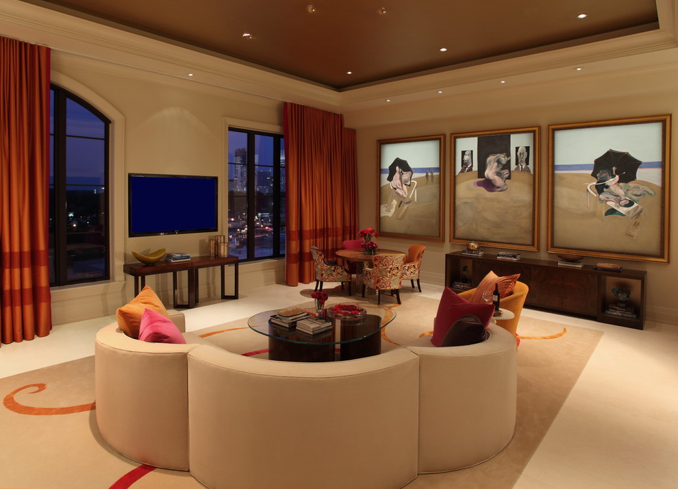 Esempio di un soggiorno design con moquette e TV a parete