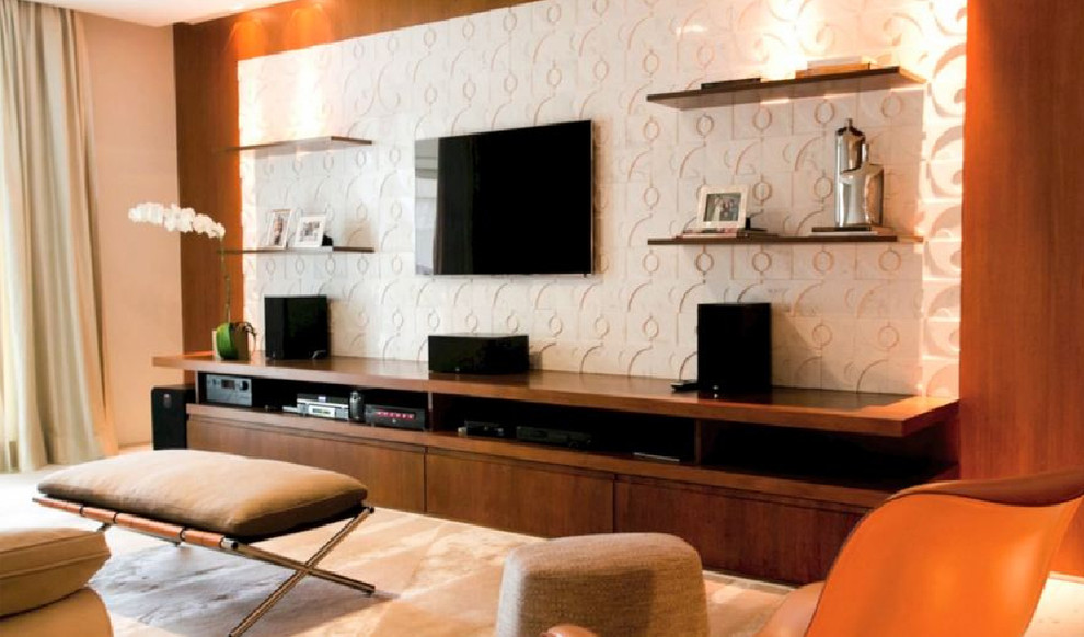 Exemple d'un grand salon mansardé ou avec mezzanine tendance avec un mur blanc et un téléviseur fixé au mur.