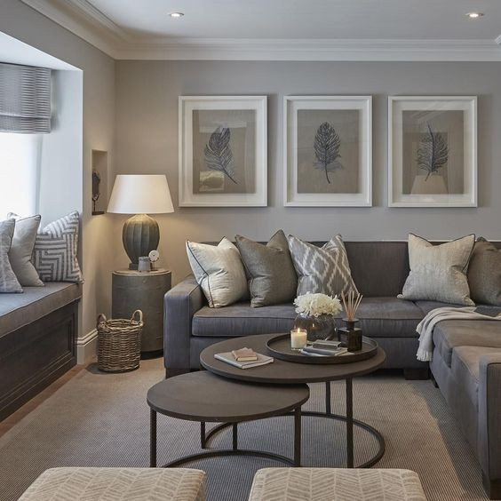 Свежая идея для дизайна: изолированная гостиная комната среднего размера в современном стиле с серыми стенами и серым полом - отличное фото интерьера