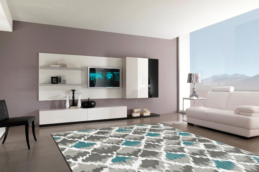 Imagen de salón moderno con paredes grises, suelo de cemento y suelo marrón
