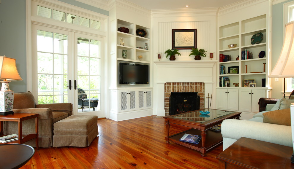 This is an example of a classic living room in Atlanta.